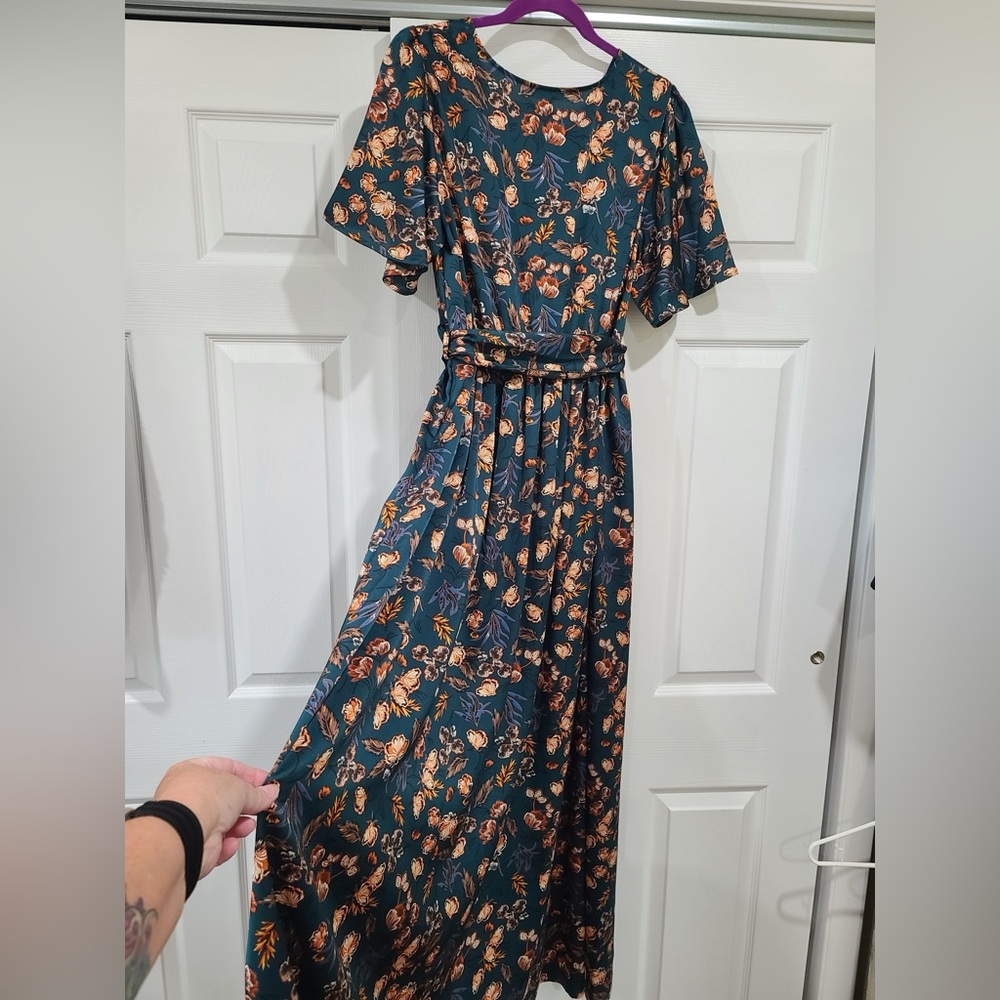 Mother of Groom Dress - Picture 2 of 10